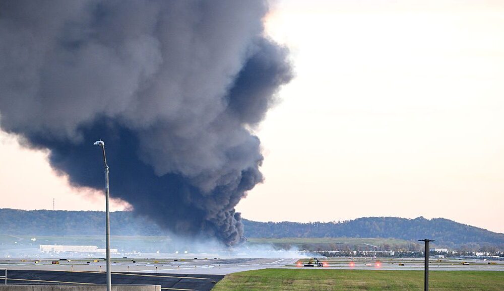 ups-plane-explodes:-video,-damage-&-facts-about-the-kentucky-airport-crash